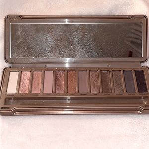 Naked 3 pallet